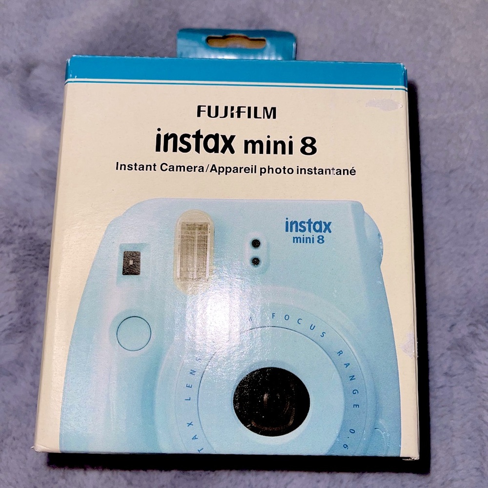Fujifilm Instax mini 8/ Polaroid camera